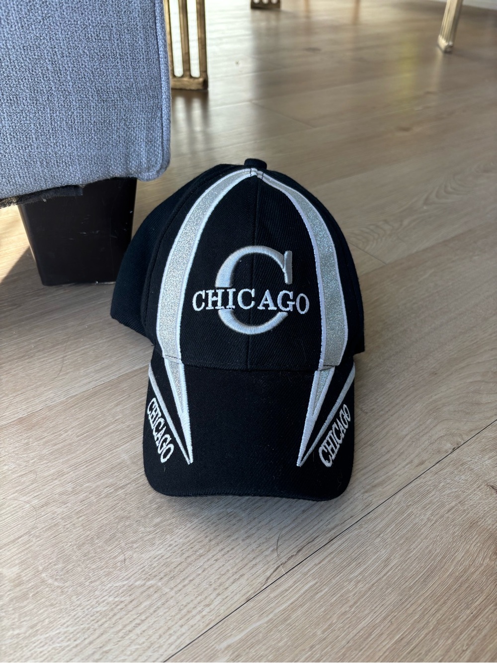 Chicago black baseball cap with silver accents (brand Parquet)
